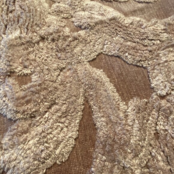 Pottery Barn Natalia Jacquard Pillow Cover – Mauve pink thistle– 22"x22" – NWT - Picture 3 of 7